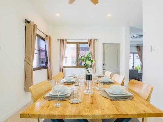 Wink Garden 3 Bedrooms Bangtao Holiday home