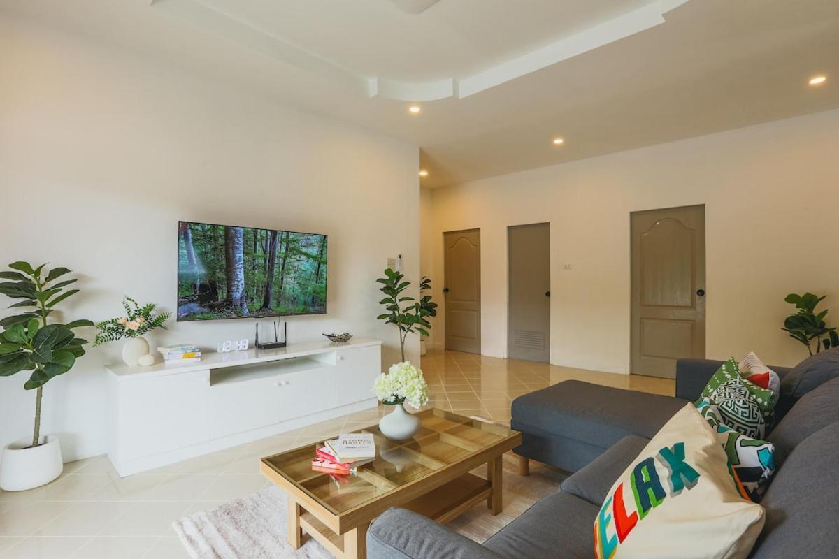 Wink Garden 3 Bedrooms Bangtao Holiday home *